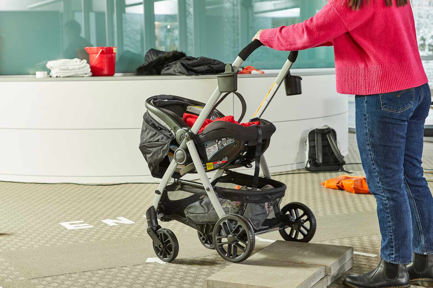 试管代孕妈妈,向太采访时曝儿媳妇生育计划,称郭碧婷已答应生三胎