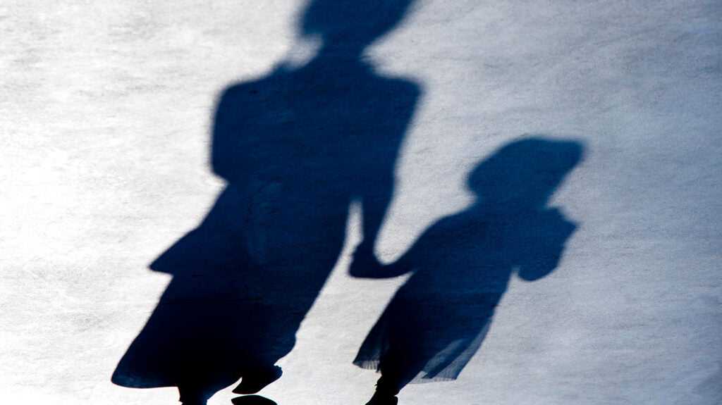 孕佳国际待遇(中美际代孕合法吗),国内三代试管婴儿哪家医院比较好,三万元够